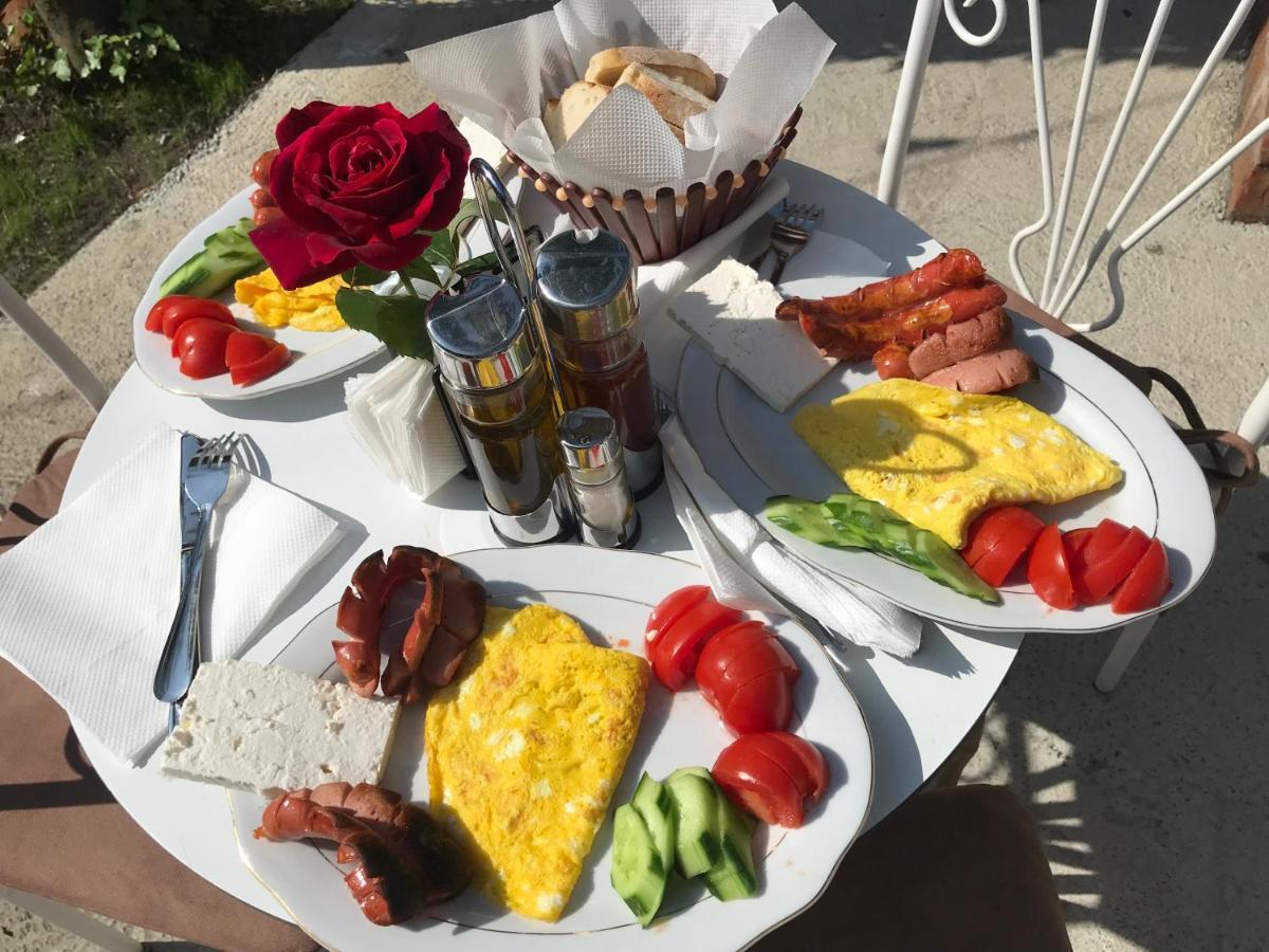 Intown Guesthouse Шкодер Экстерьер фото