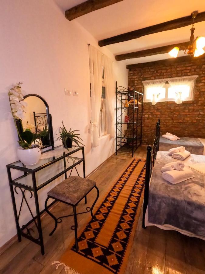Intown Guesthouse Шкодер Экстерьер фото