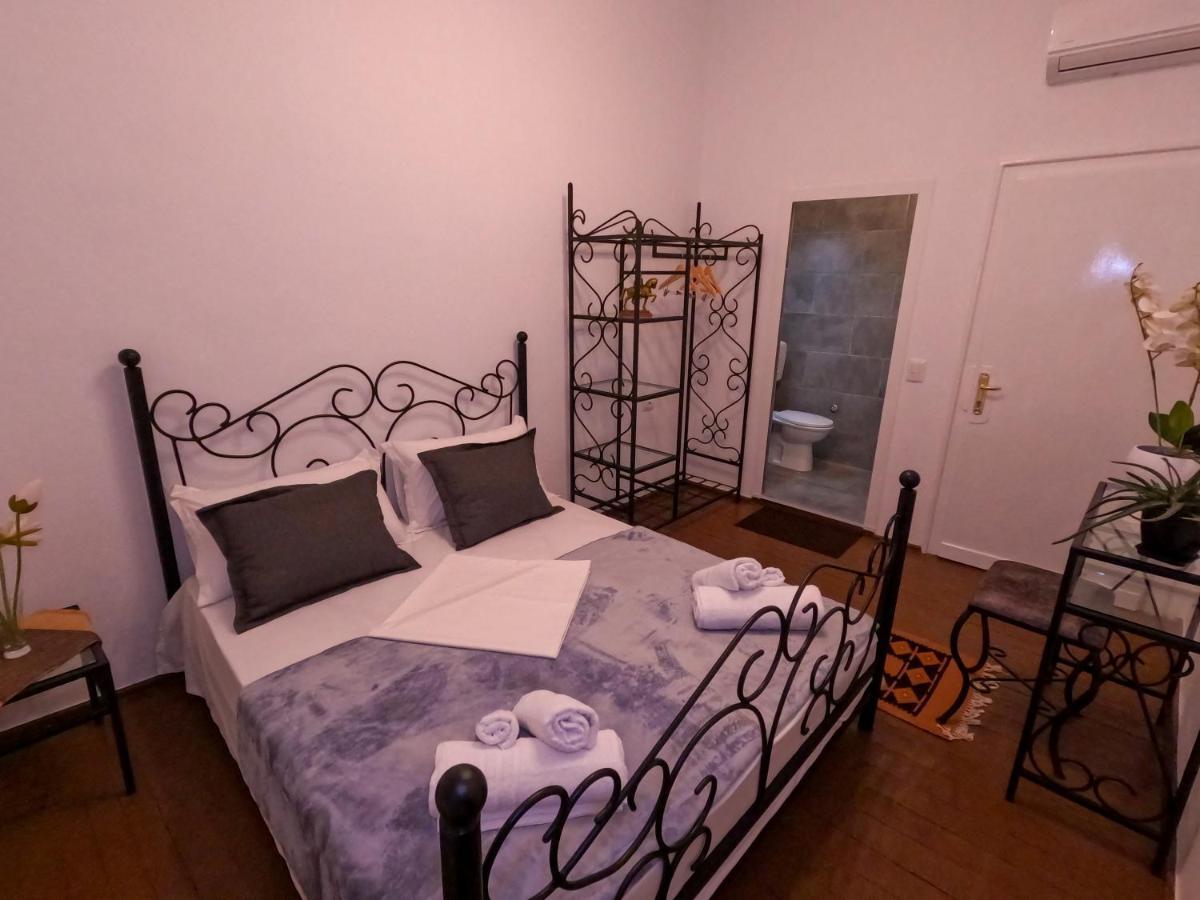 Intown Guesthouse Шкодер Экстерьер фото