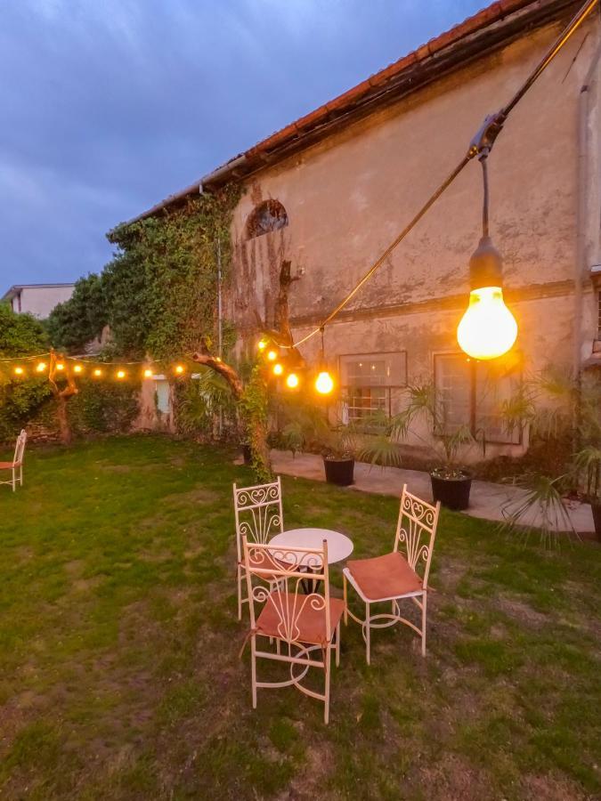 Intown Guesthouse Шкодер Экстерьер фото