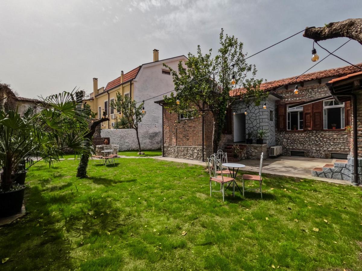 Intown Guesthouse Шкодер Экстерьер фото