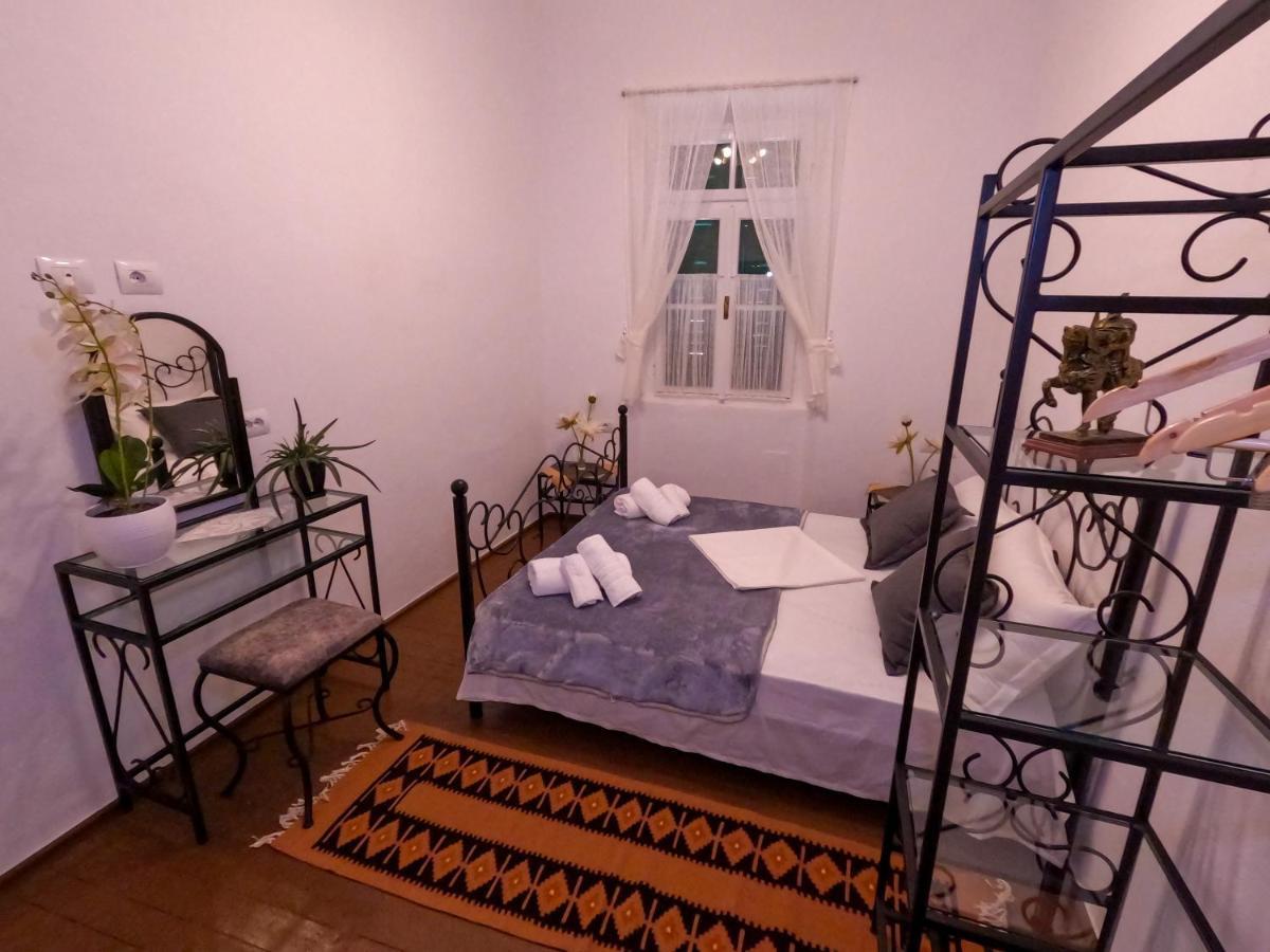 Intown Guesthouse Шкодер Экстерьер фото