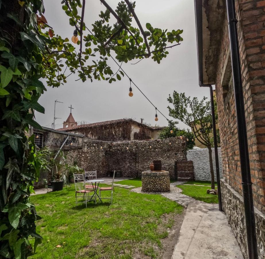 Intown Guesthouse Шкодер Экстерьер фото