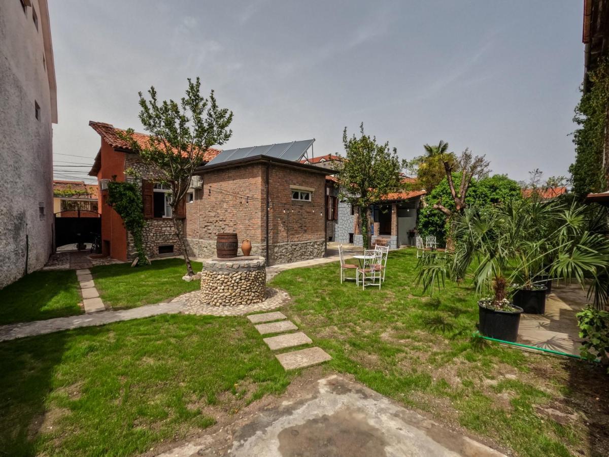 Intown Guesthouse Шкодер Экстерьер фото