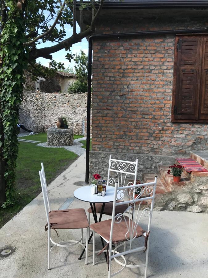 Intown Guesthouse Шкодер Экстерьер фото