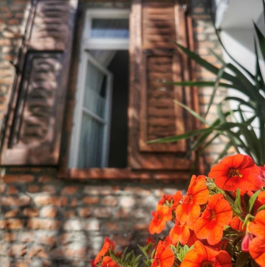 Intown Guesthouse Шкодер Экстерьер фото