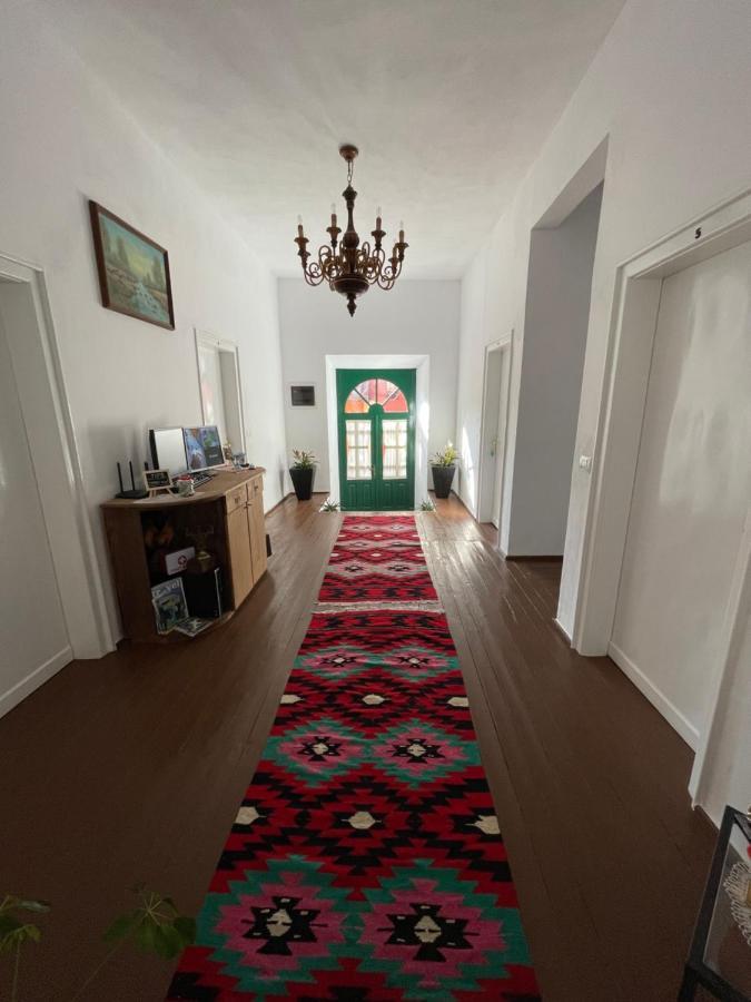 Intown Guesthouse Шкодер Экстерьер фото
