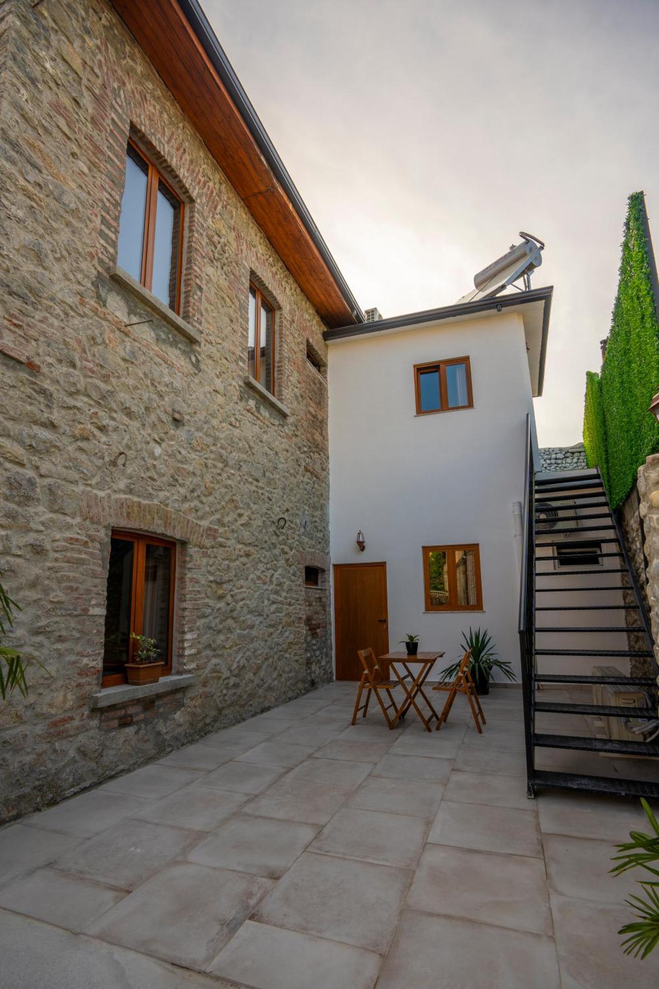 Intown Guesthouse Шкодер Экстерьер фото