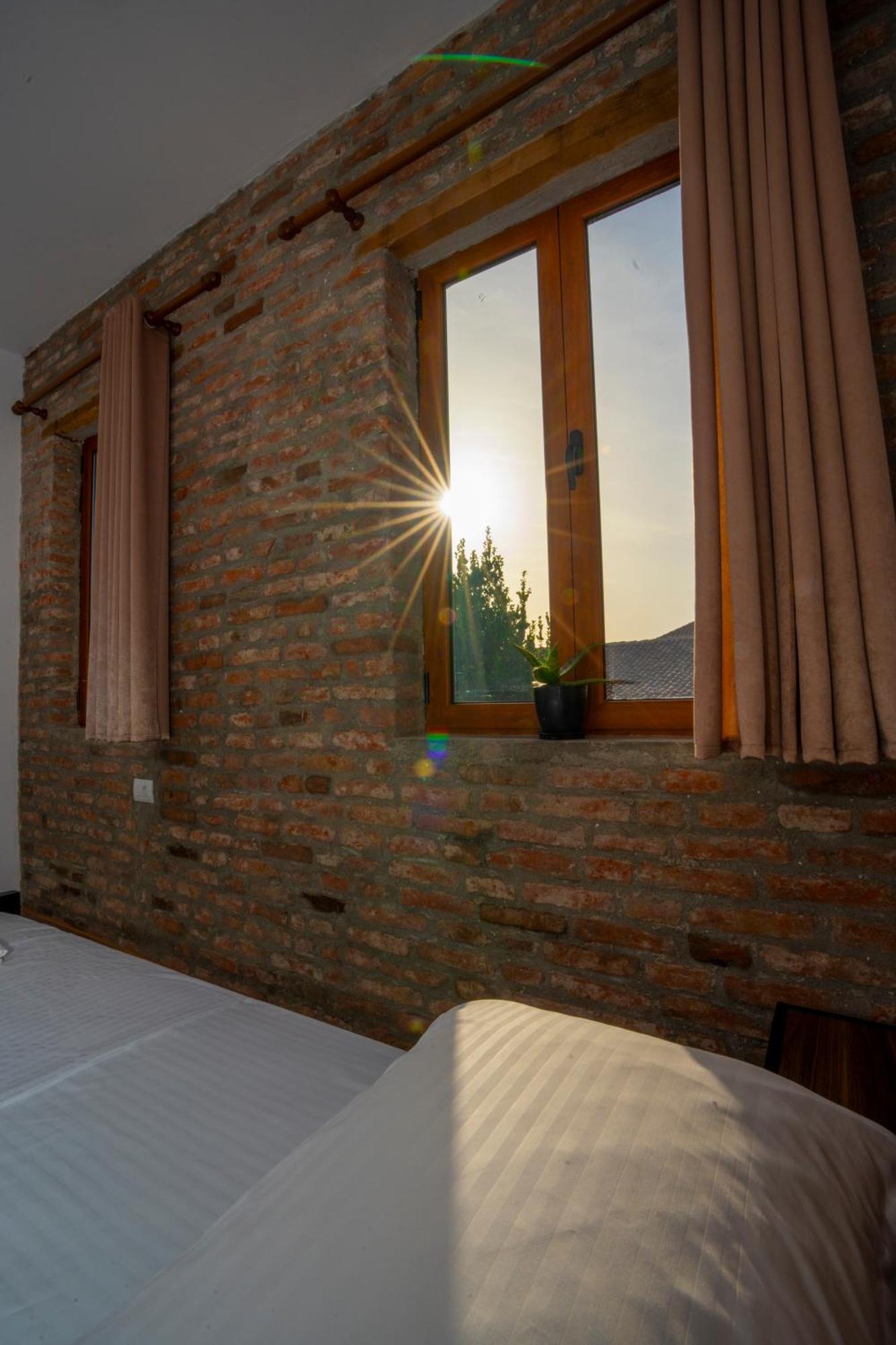Intown Guesthouse Шкодер Экстерьер фото